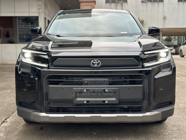 New Toyota RAV4 XLE Premium 2026 Black
