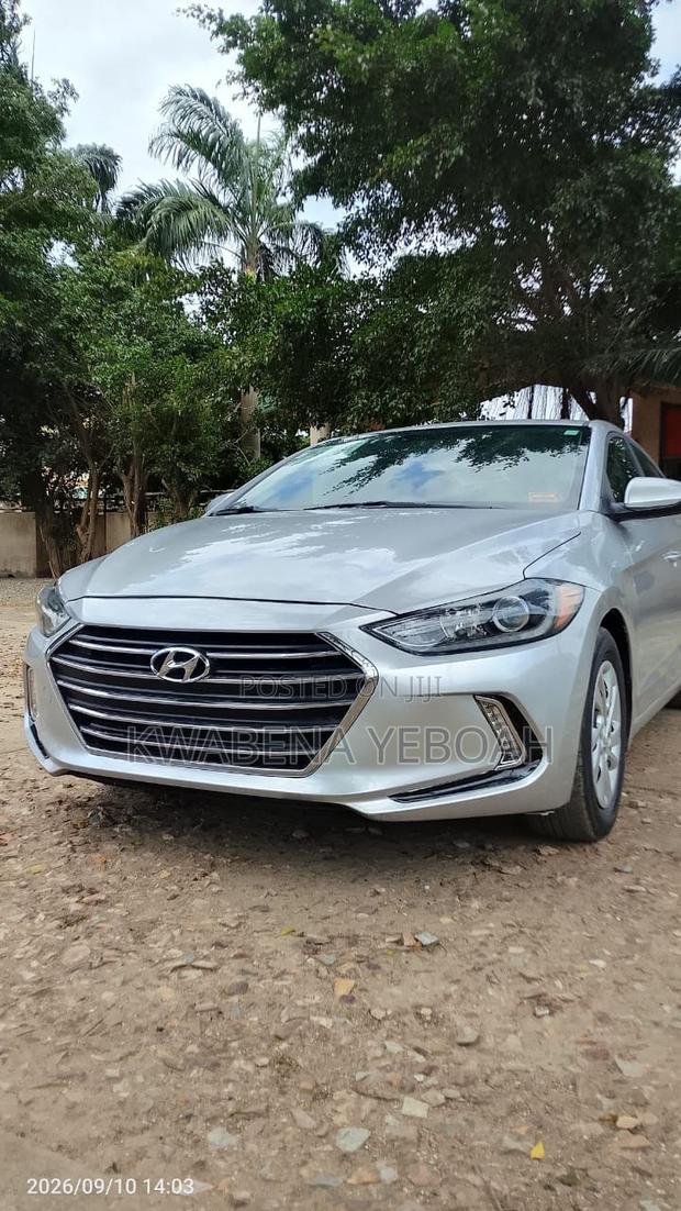 Hyundai Elantra 2017 Silver