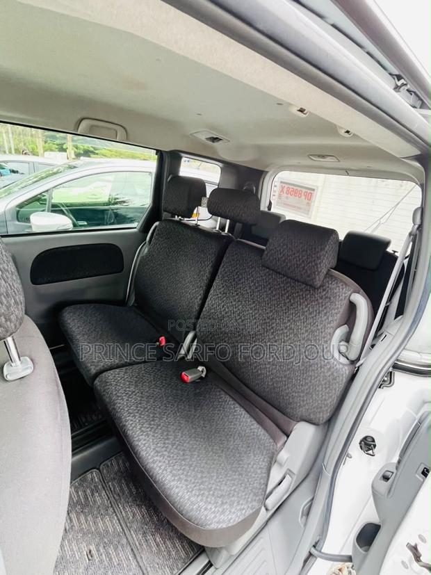 Toyota Sienta 2014 White