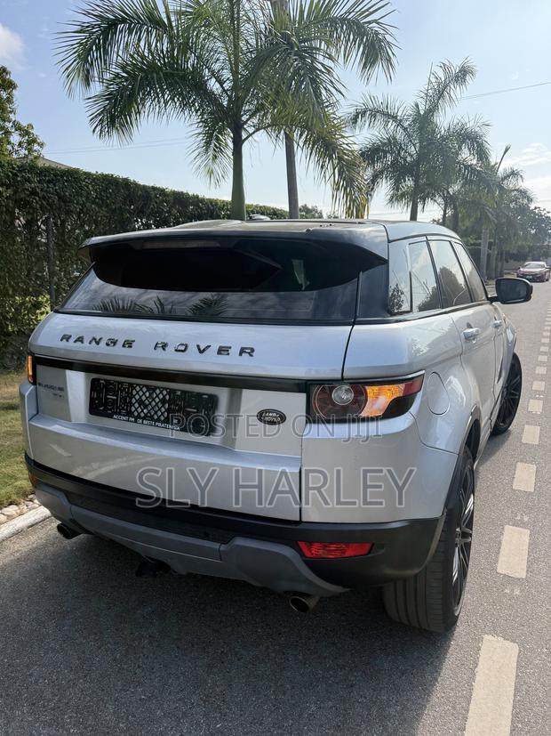 Land Rover Range Rover Evoque Pure AWD 5-Door 2013 Silver