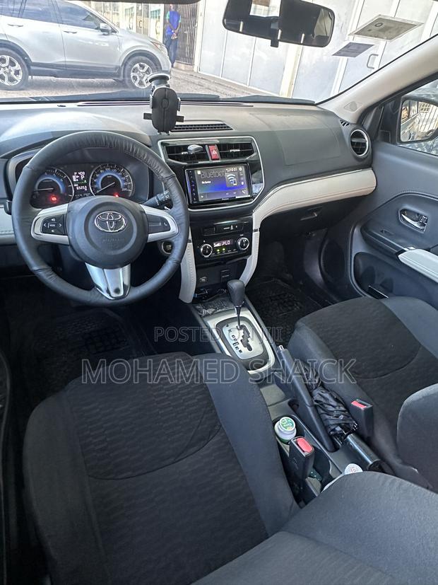 Toyota Rush 2020 Silver