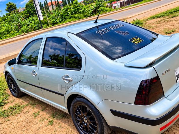 Volkswagen Jetta 2002 Silver