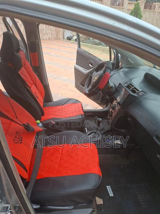 Toyota Vitz 1.0 FWD 3dr 2009 Gray