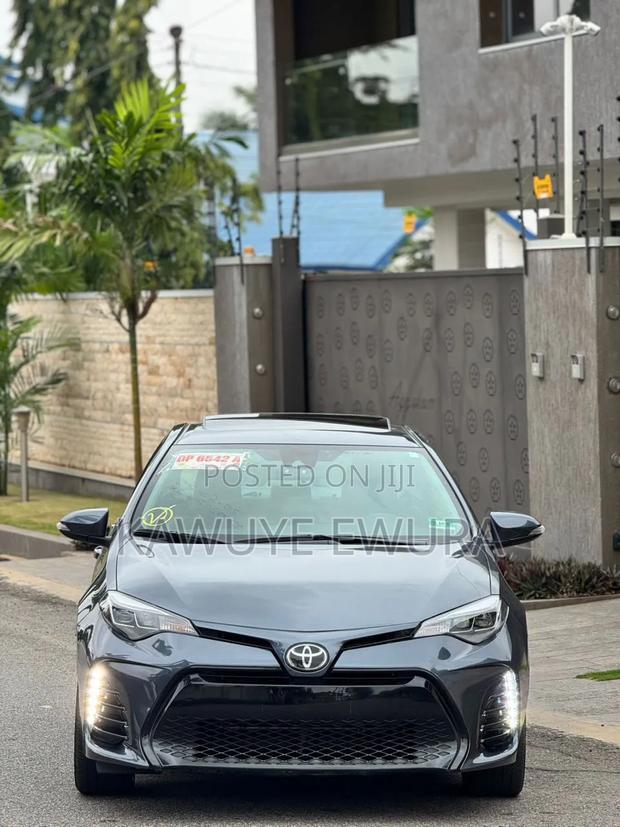 Toyota Corolla 2017 Gray