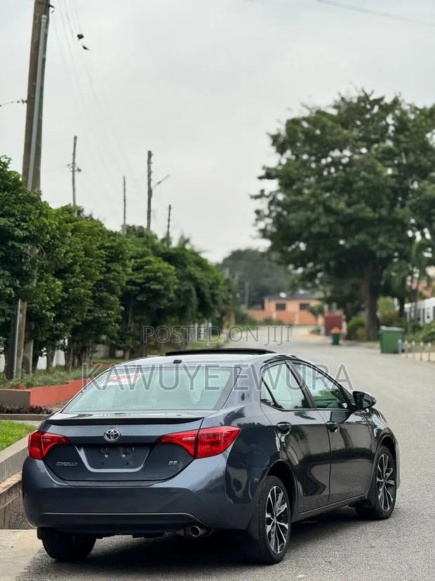 Toyota Corolla 2017 Gray