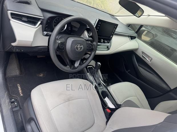Toyota Corolla LE 2020 Silver
