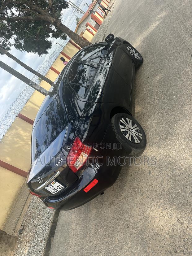 Toyota Yaris Base Sedan 4dr 2010 Black