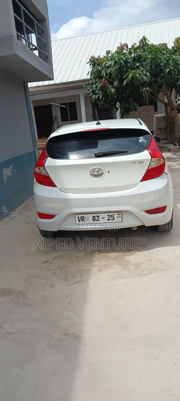 Hyundai Accent GS 4dr Hatchback (1.6L 4cyl 6M) 2014 White