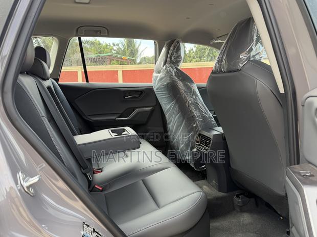 New Toyota RAV4 SE 2026 Gray