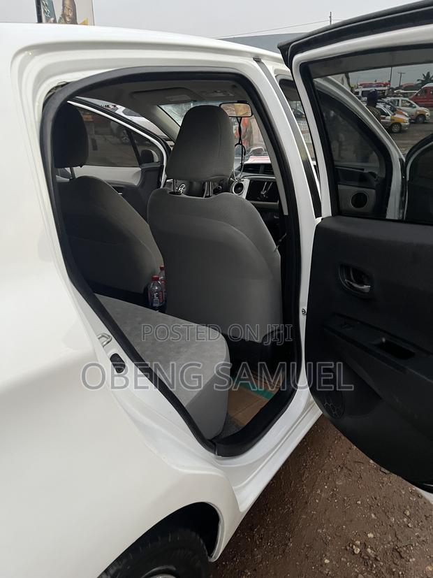 Toyota Vitz 1.3 AWD 5dr 2012 White