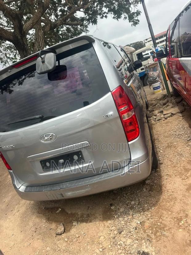 Hyundai Satellite 2019 Gray