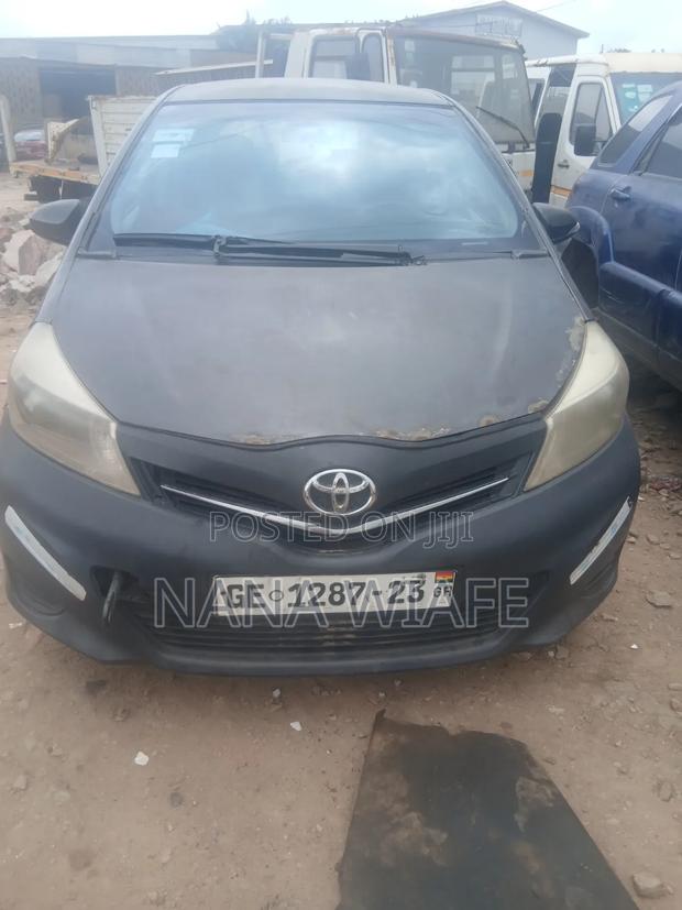 Toyota Yaris 2012 Gray