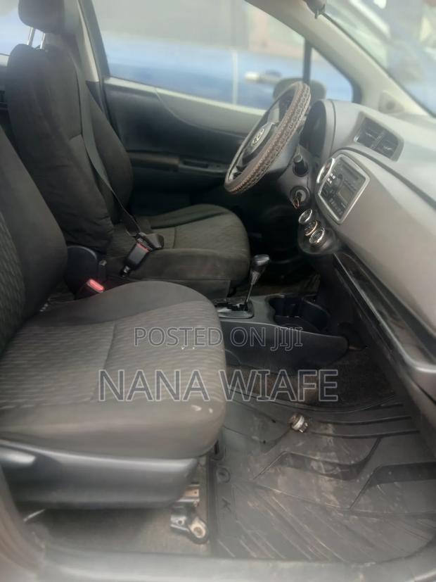Toyota Yaris 2012 Gray