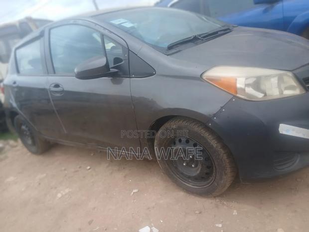 Toyota Yaris 2012 Gray