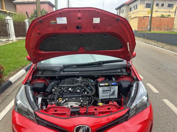 Toyota Vitz 1.3 AWD 5dr 2014 Red