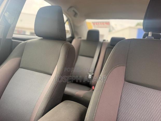 Toyota Corolla LE (1.8L 4cyl 2A) 2019