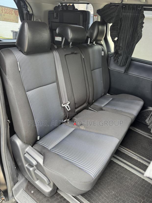 Toyota Voxy ZS 4WD 8-Seater 2014 Black