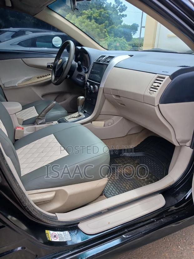 Toyota Corolla LE 4dr Sedan (1.8L 4cyl 4A) 2010 Black