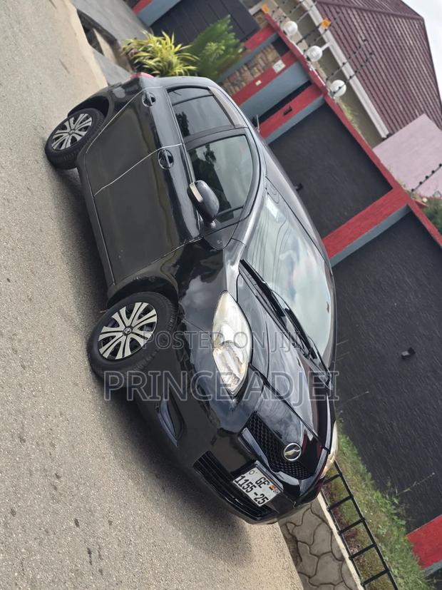 Toyota Vitz 1.0 FWD 3dr 2010 Black