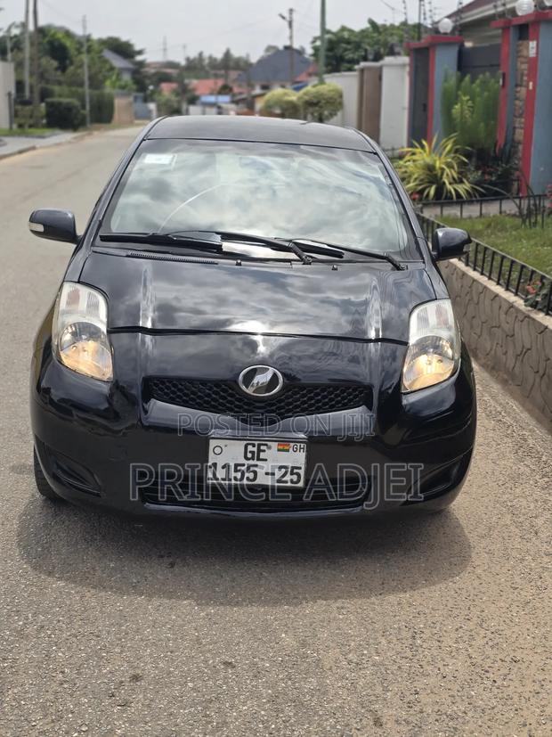 Toyota Vitz 1.0 FWD 3dr 2010 Black