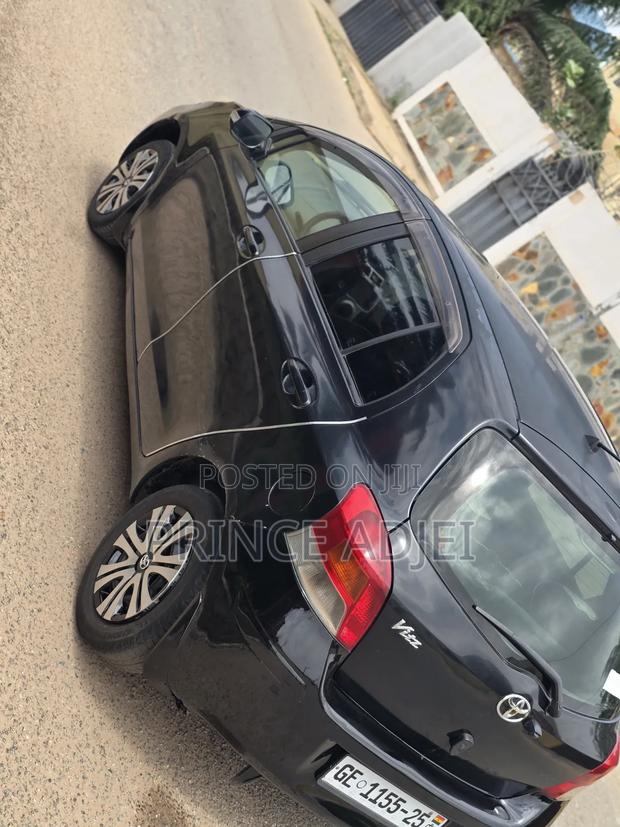 Toyota Vitz 1.0 FWD 3dr 2010 Black