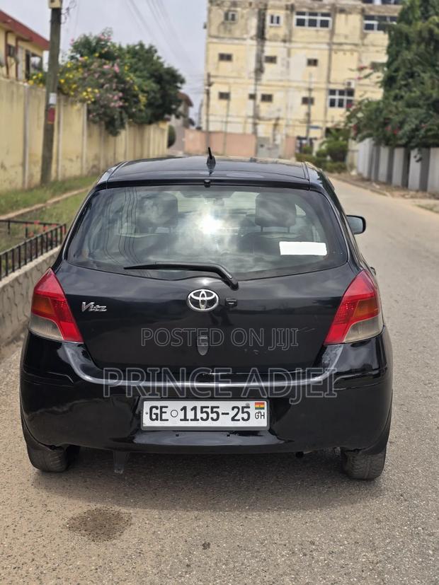Toyota Vitz 1.0 FWD 3dr 2010 Black