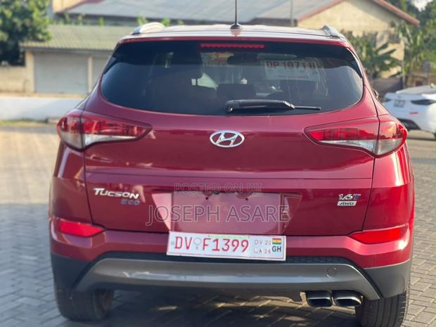 Hyundai Tucson 2017 Red