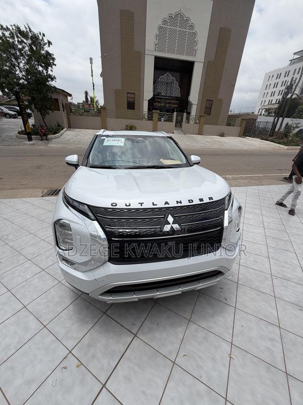 Mitsubishi Outlander SEL 2023 White