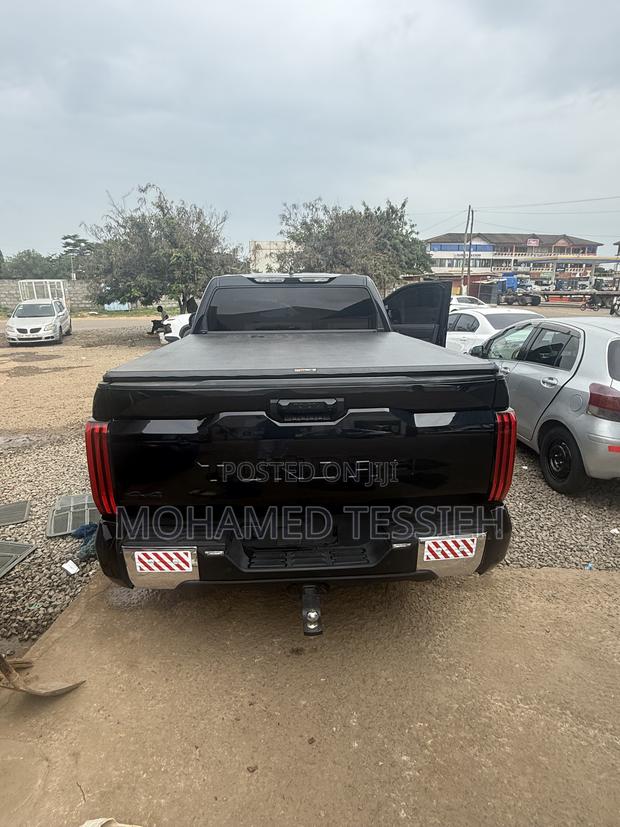 Toyota Tundra SR5 CrewMax 6.5' Bed 2024 Black