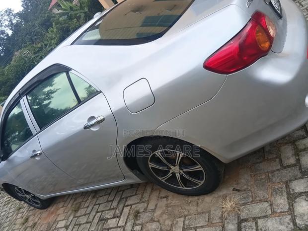 Toyota Corolla 2010 Silver