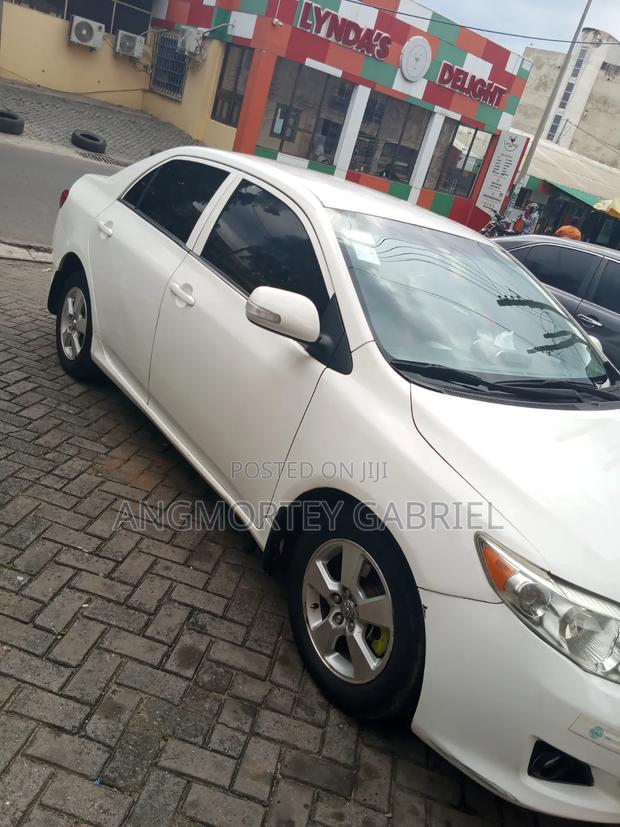 Toyota Corolla 2010 White