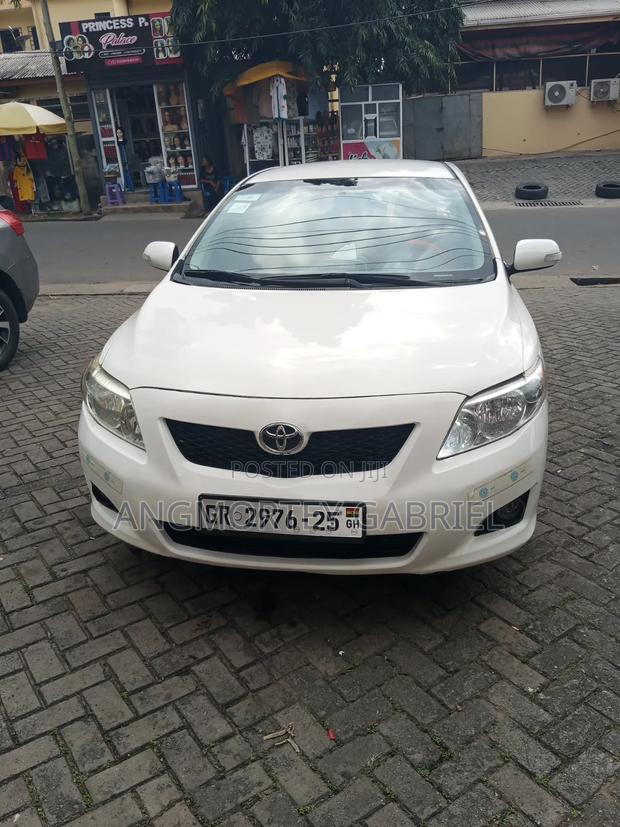 Toyota Corolla 2010 White
