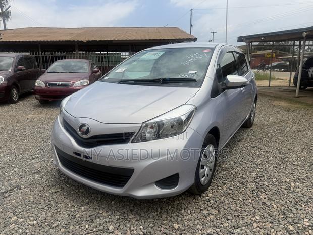 Toyota Vitz 1.3 FWD 3dr 2014 Silver