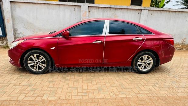 Hyundai Sonata SE 2.0T Sedan FWD (2.0L 4cyl 6A) 2013 Red