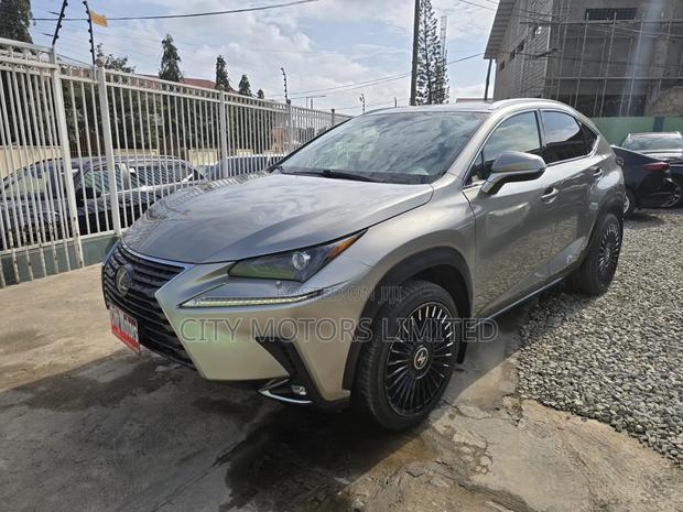 Lexus NX 300 FWD 2021