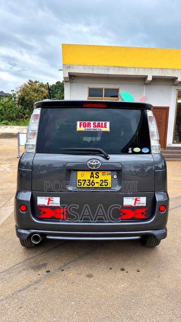 Toyota Sienta 2015 Gray