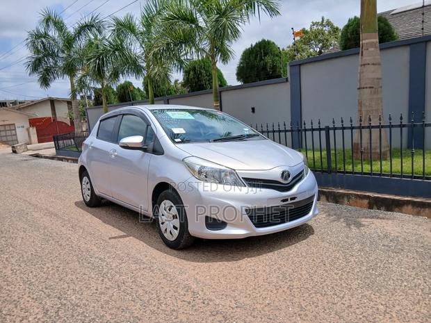 Toyota Vitz 1.3 FWD 5dr 2014 Silver