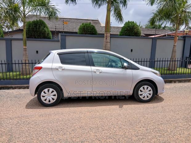 Toyota Vitz 1.3 FWD 5dr 2014 Silver