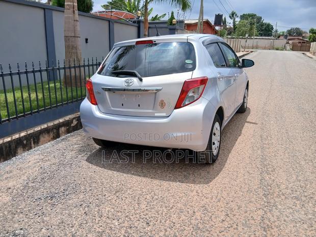Toyota Vitz 1.3 FWD 5dr 2014 Silver