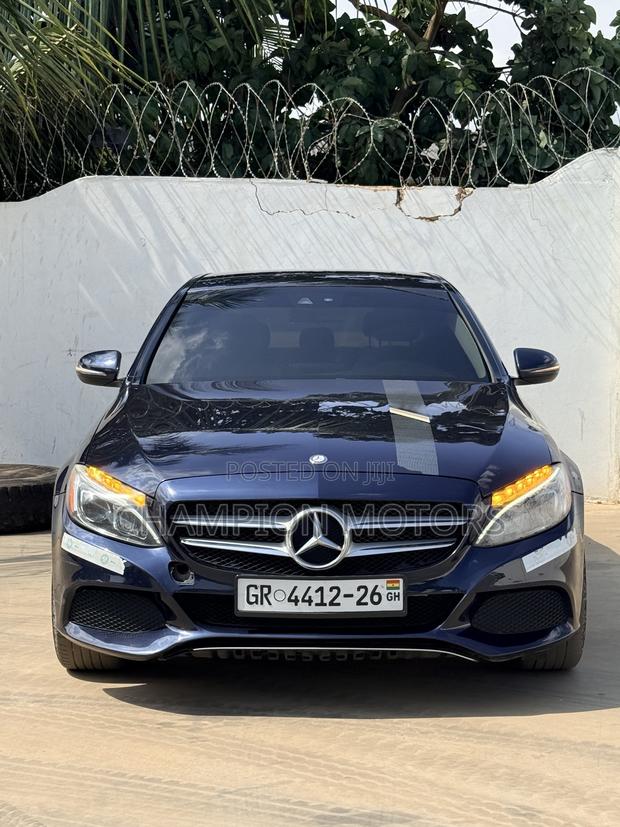 Mercedes-Benz C300 2016 Blue