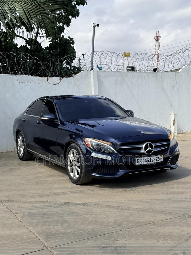 Mercedes-Benz C300 2016 Blue