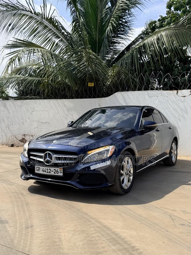 Mercedes-Benz C300 2016 Blue