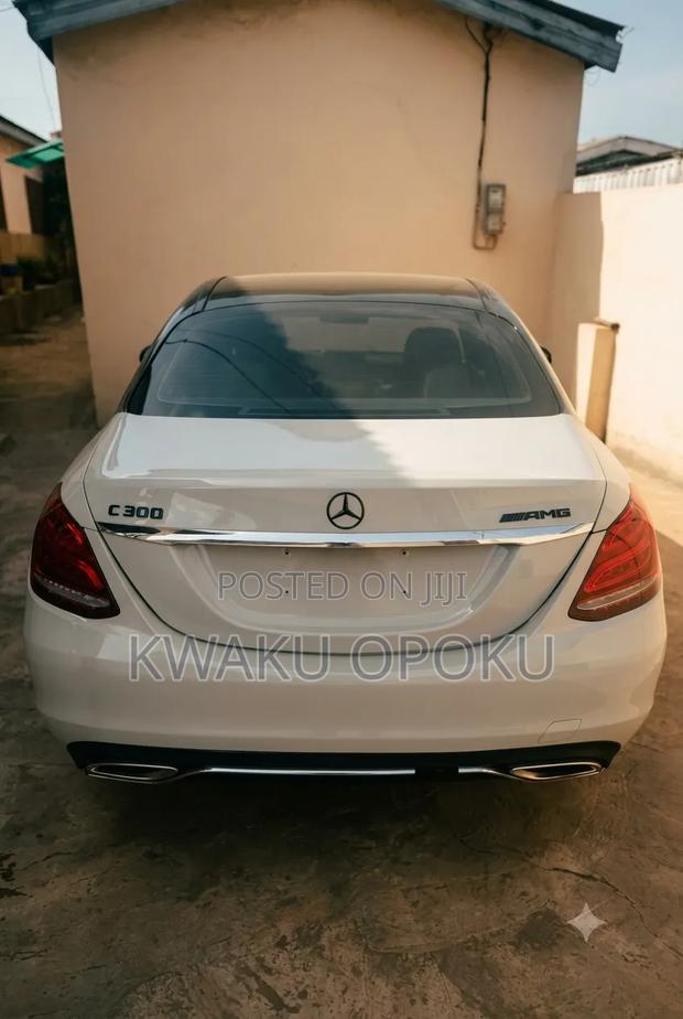 Mercedes-Benz C300 2017 Off white
