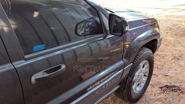 Jeep Grand Cherokee Laredo 4.0 4x4 2000 Black
