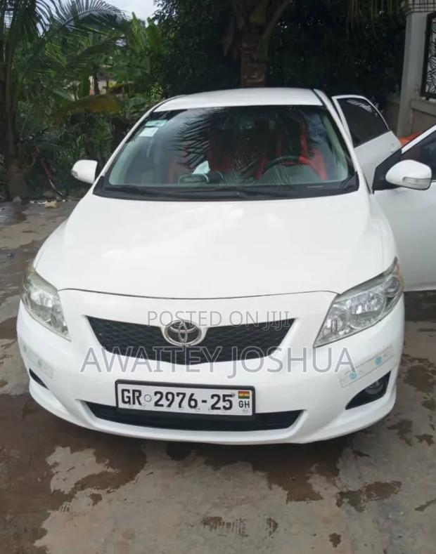 Toyota Corolla 2010 White