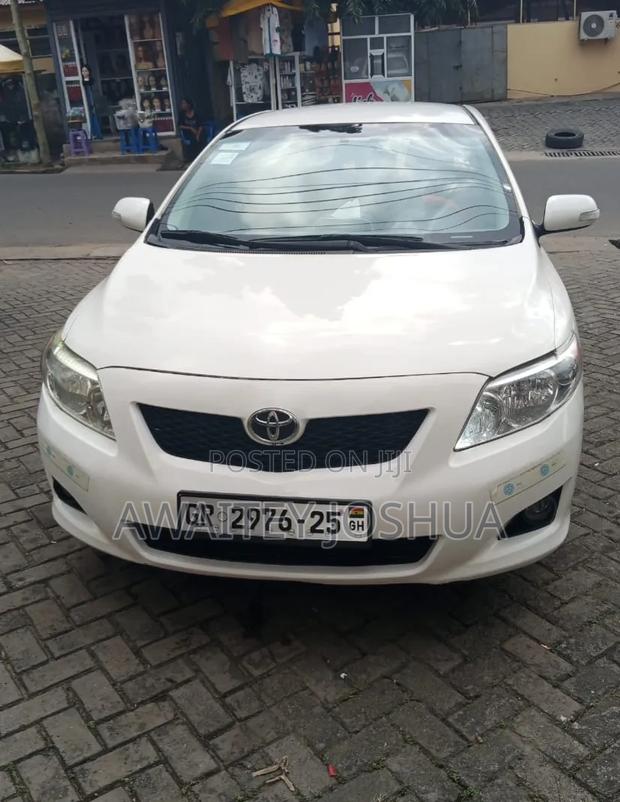 Toyota Corolla 2010 White