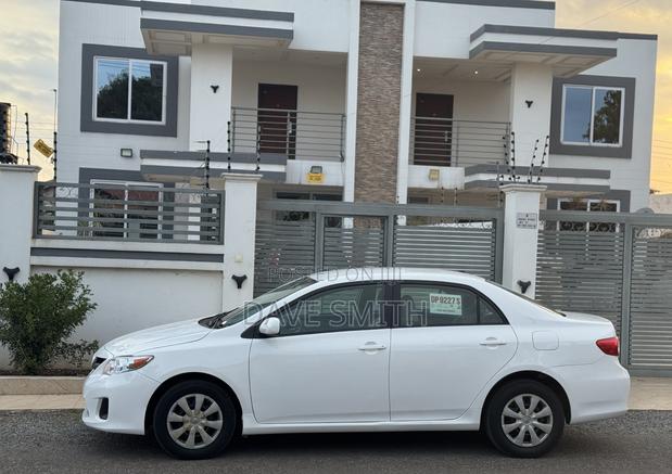 Toyota Corolla LE 4dr Sedan (1.8L 4cyl 4A) 2011 White
