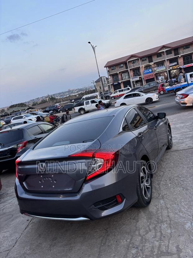 Honda Civic LX Coupe 2019 Gray