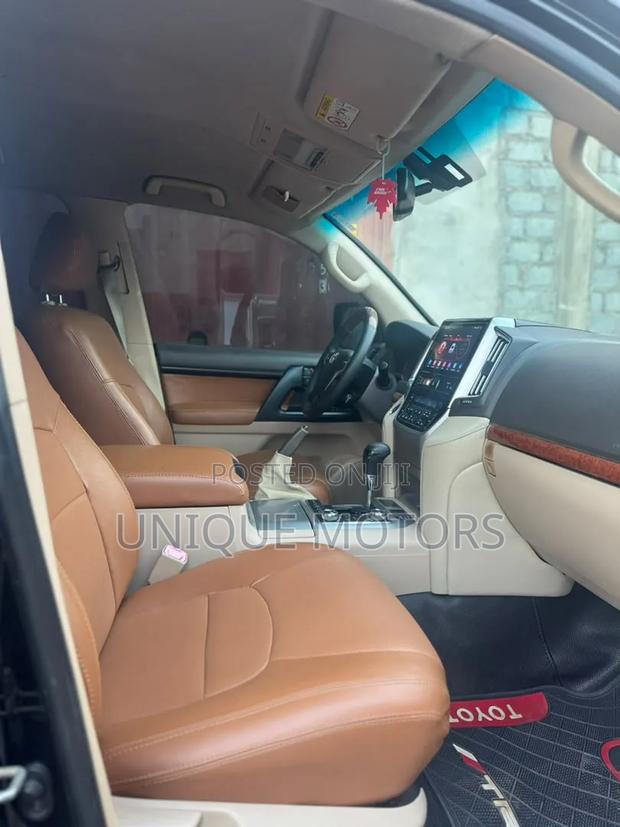 Toyota Land Cruiser 2015 Black