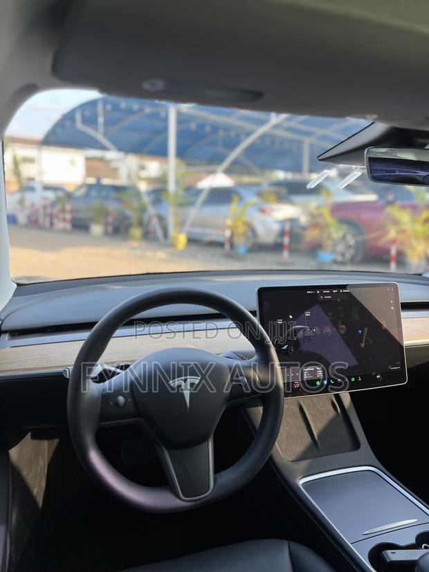 Tesla Model 3 Standard Range RWD 2023 Black